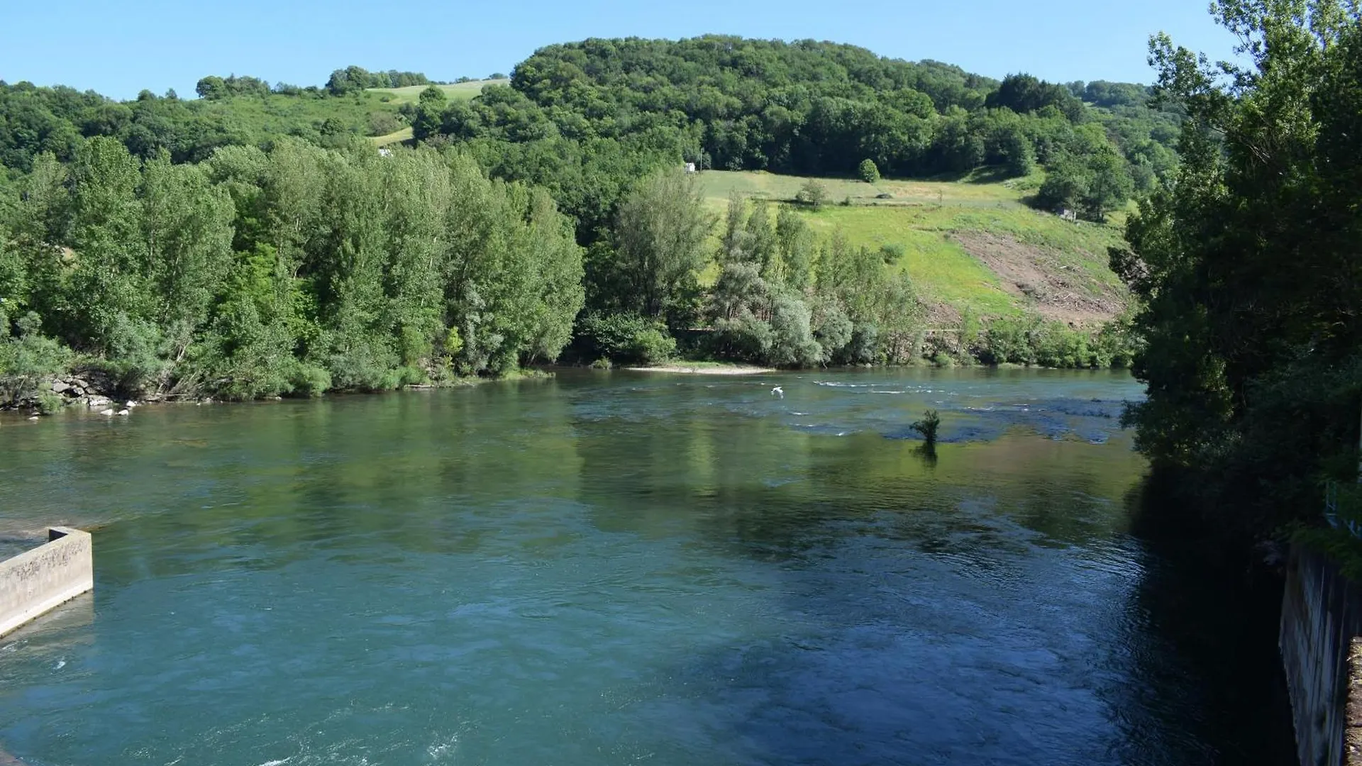 Chalet Climatise En Bordure De Riviere Mansardee Trébas Γαλλία