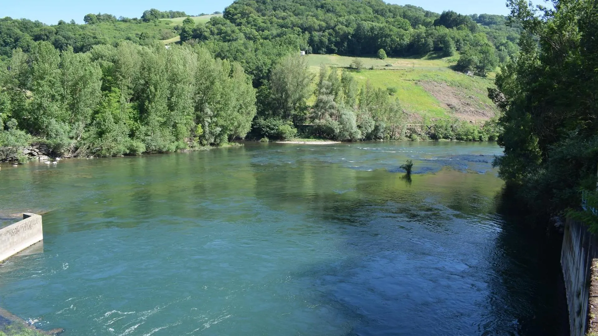 Chalet Climatise En Bordure De Riviere Mansardee Trébas 0*,  Γαλλία